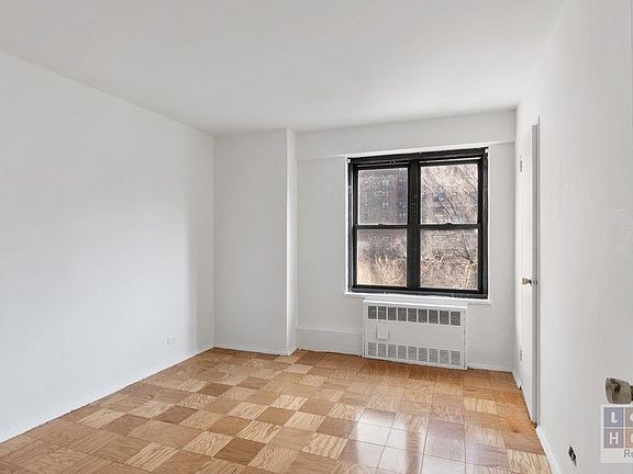 4th image of 383 Grand St APT M601