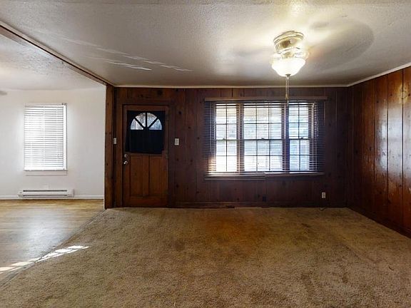3rd image of 912 W 17th St