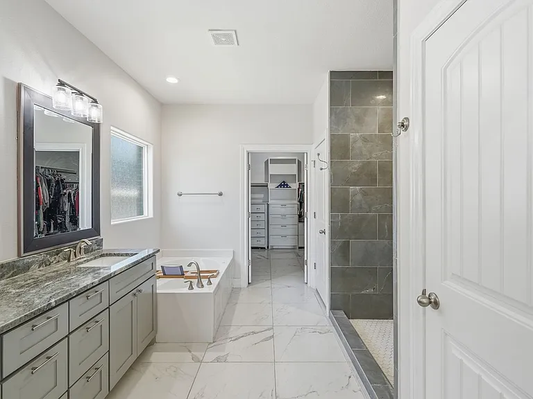 7309 Midlands St — Photo 10