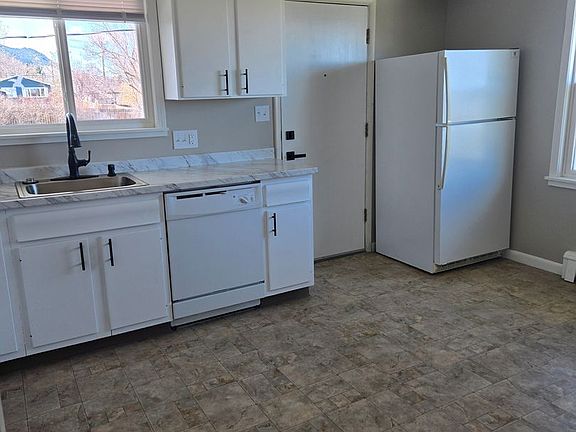 3rd image of 316 N Oregon St APT 4