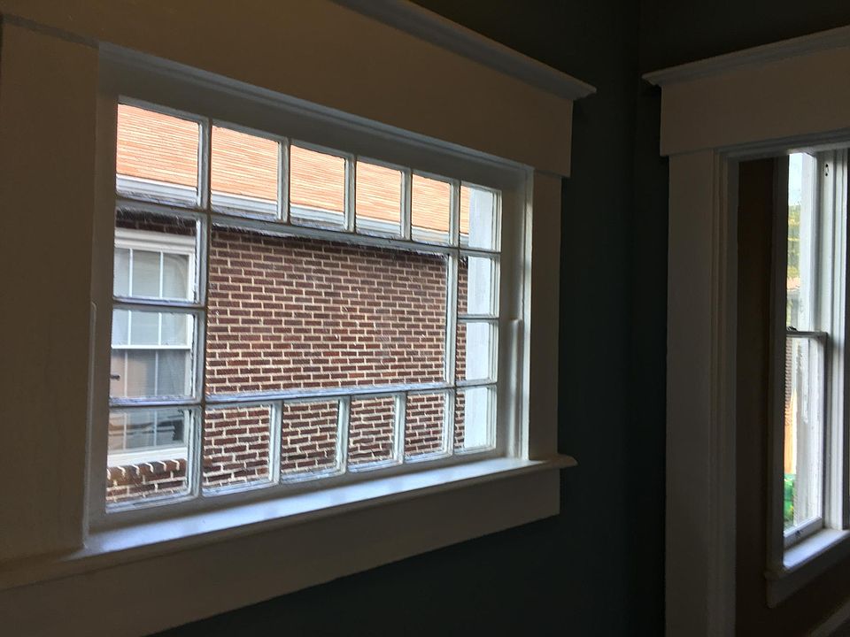 Entry way with an architectural window