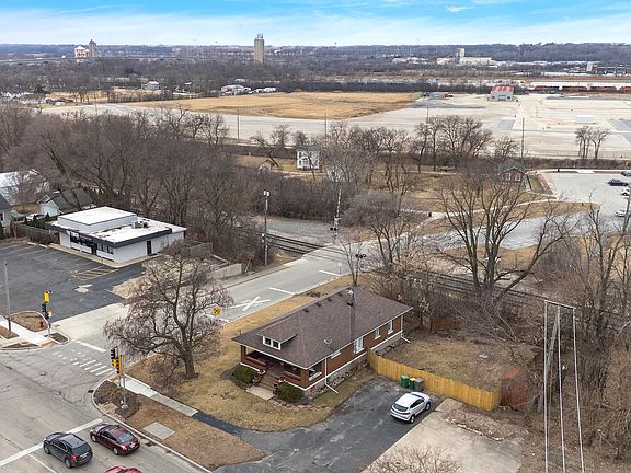 2nd image of 107 S State St