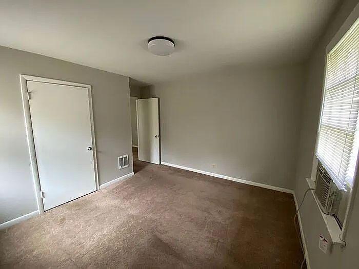 1st image of 3857 Saunders Ave #1