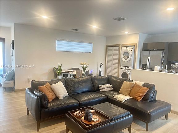 3rd image of 957 NW 10th St #2