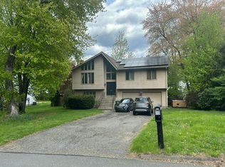 87 Harvest Ln, Windsor, CT 06095