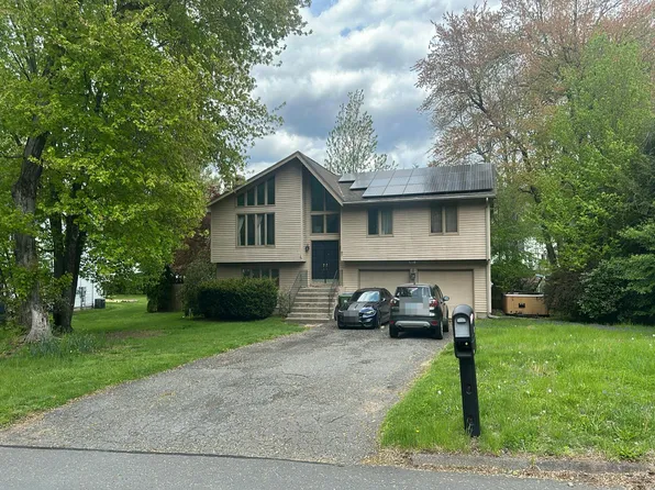 87 Harvest Ln, Windsor, CT 06095