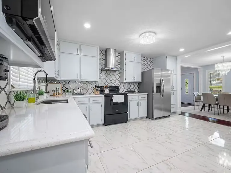 493 Greg Dr SW — Photo 4