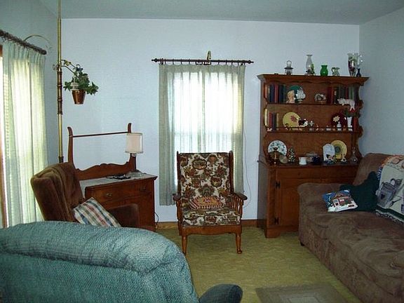 3rd image of 204 W Miller St