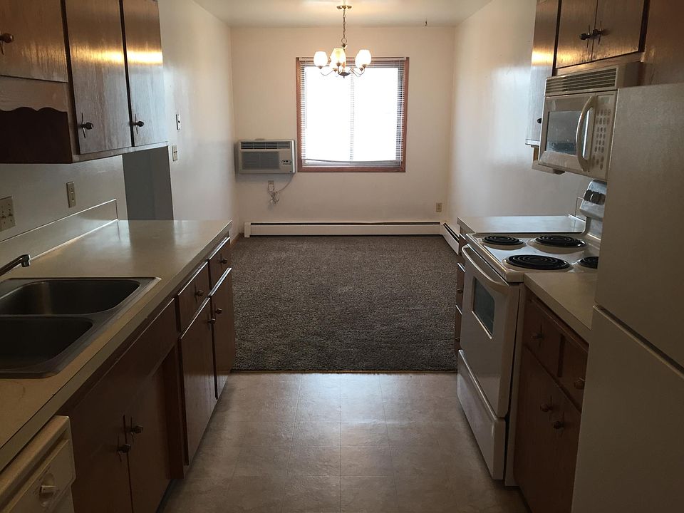 1st image of 908 24th Ave S #17