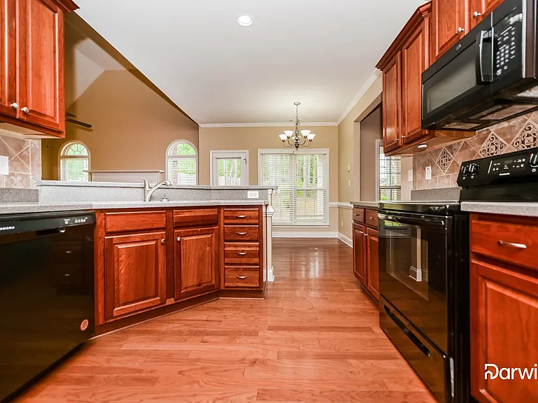 122 Chamlee Way — Photo 3