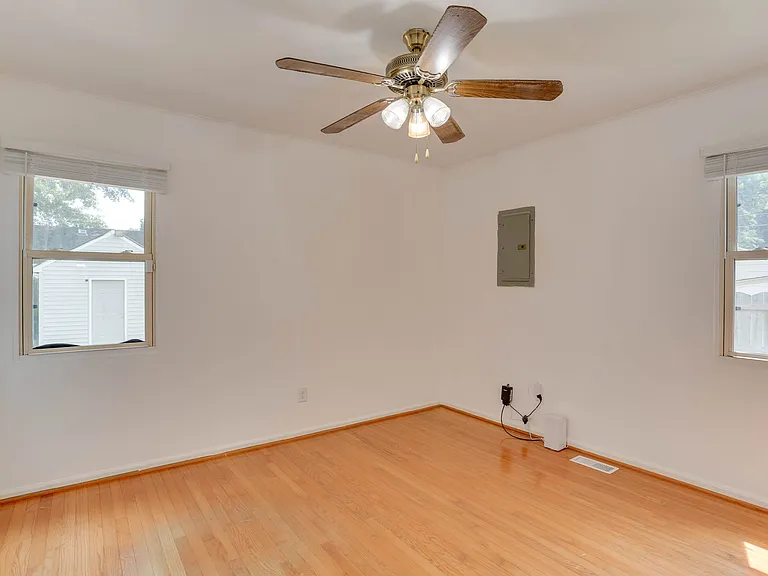 39 Appomattox Ave — Photo 17