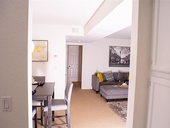 3rd image of 605 Canyon Oaks Dr APT C