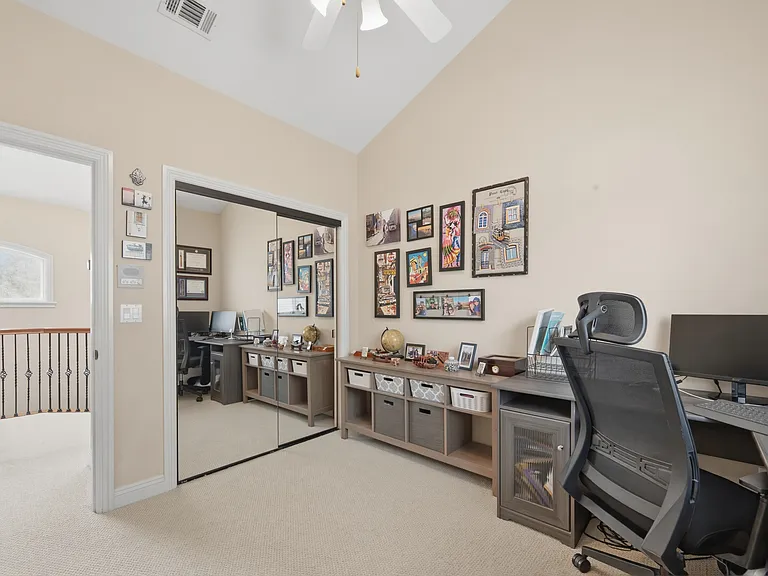 1718 Harriman Ln #B — Photo 34