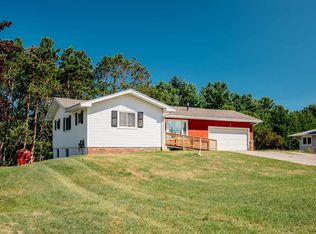 1130 N Carriage Hill Dr, Traverse City, MI 49686