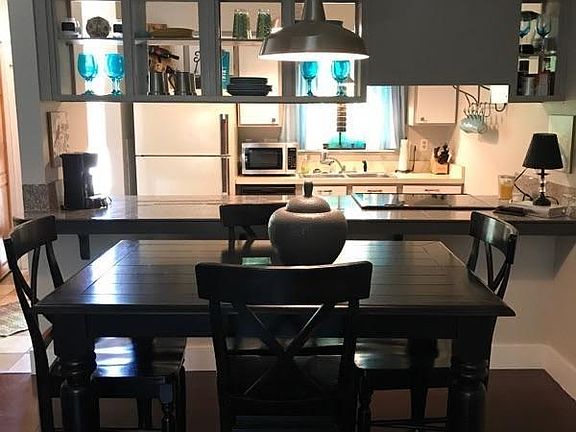 3rd image of 2030 Briarwood Dr