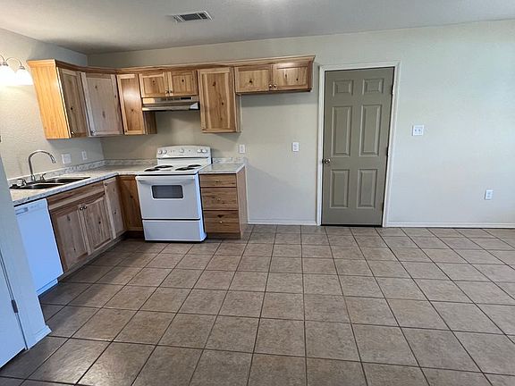 4th image of 210 N 44th St
