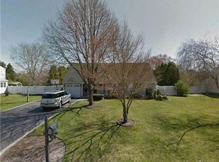 49 Raynor Rd, Ridge, NY 11961