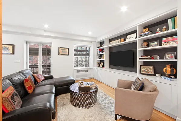 Rented by Tabak Real Estate | media 16