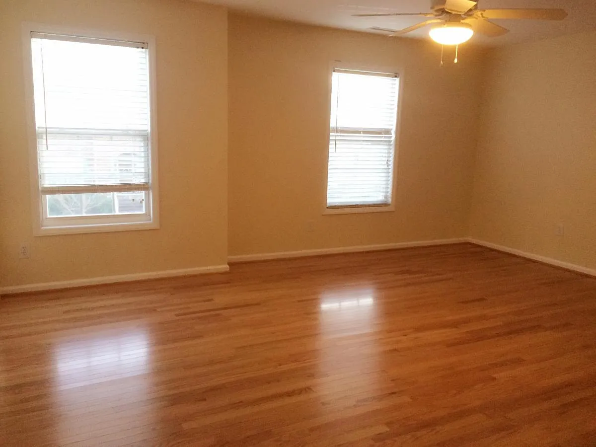 Building Photo - 307 Laurens Way