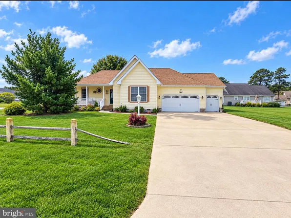 38269 Waterway Dr, Ocean View, DE 19970