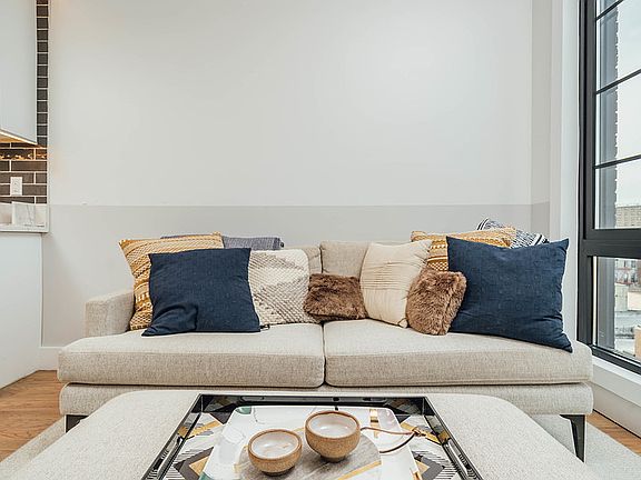 5th image of 115 Stanwix St APT 519