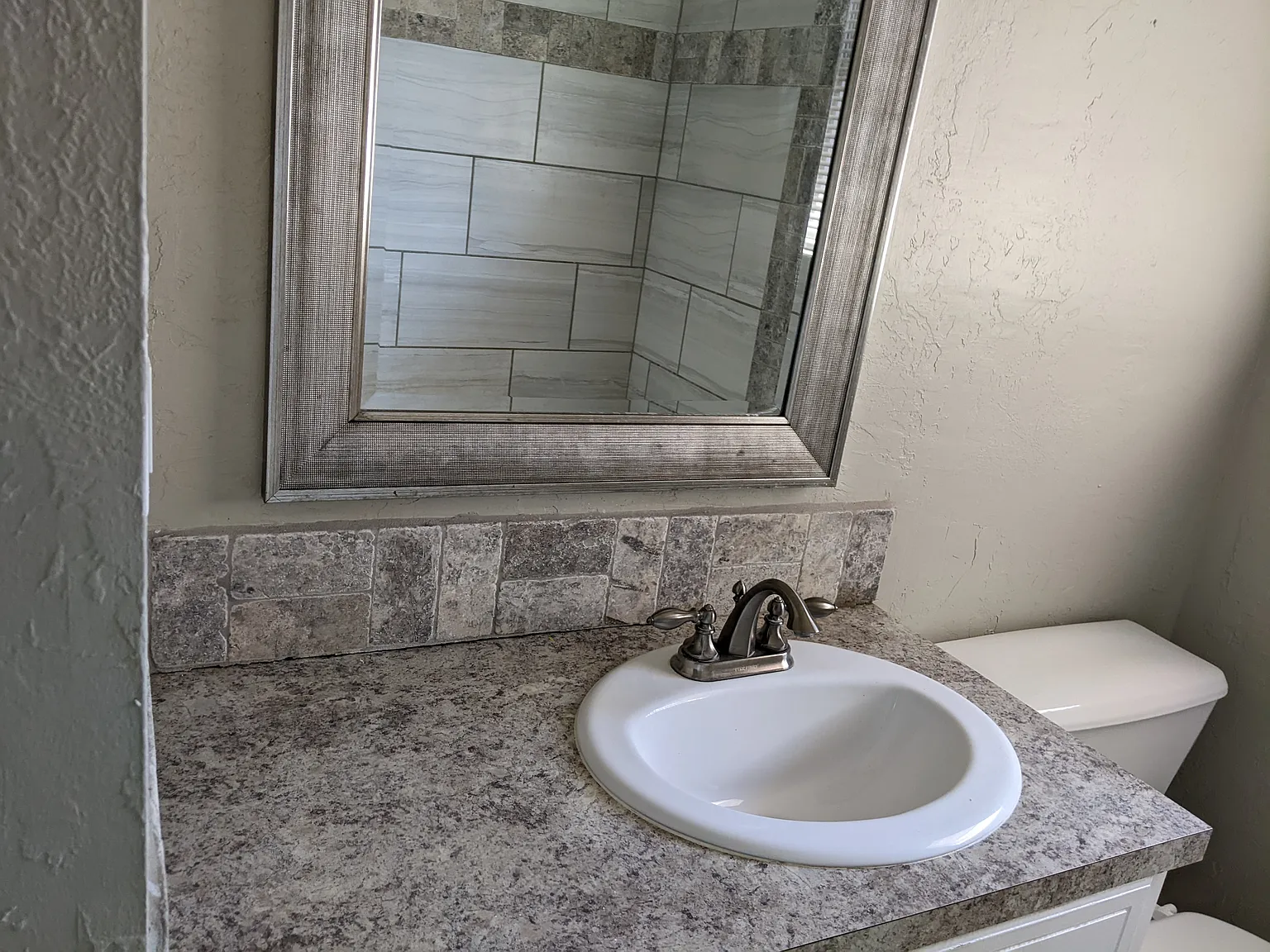 3 bed, 1.5 bath, 1078 sqft, $1,100 — Photo 4