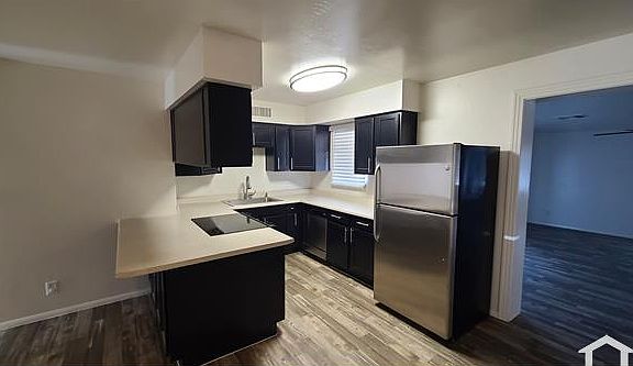 4th image of 114 W Desert Dr