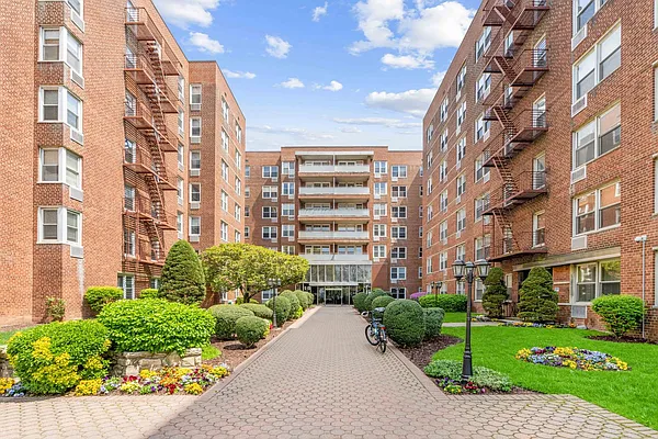 Sold by Compass | media 16