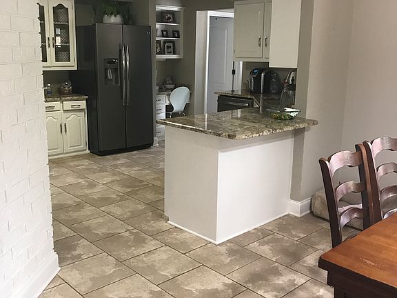 5th image of 2537 Cedarlawn Dr