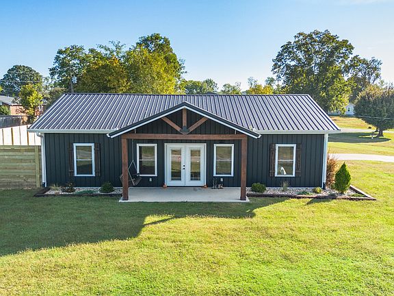 3rd image of 448 Duncan Cir