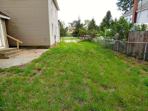 5th image of 602 Spruce St