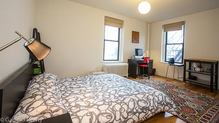 Sold by Garfield Realty  | media 32