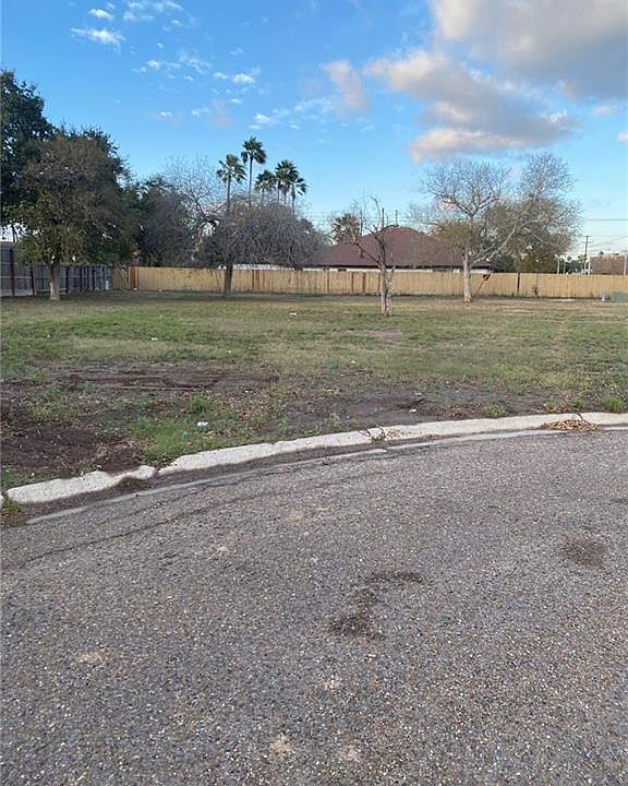 2nd image of 1615 Norma Ln