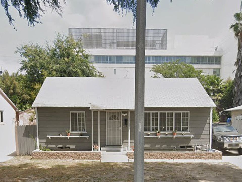 1st image of 1717 E 122nd St