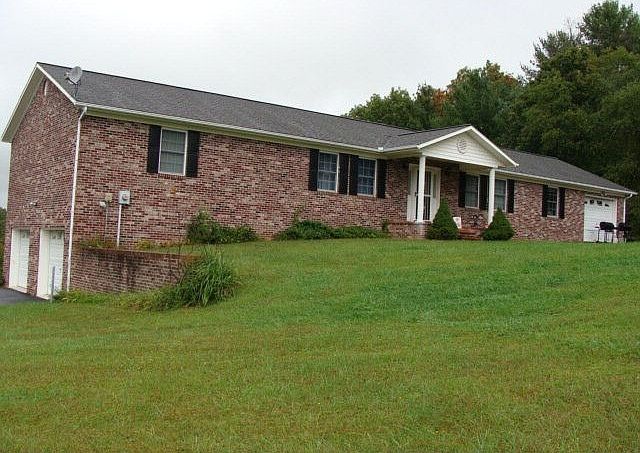 1st image of 172 Oak Hollow Cir
