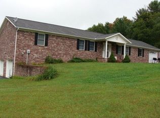 172 Oak Hollow Cir, Galax, VA 24333