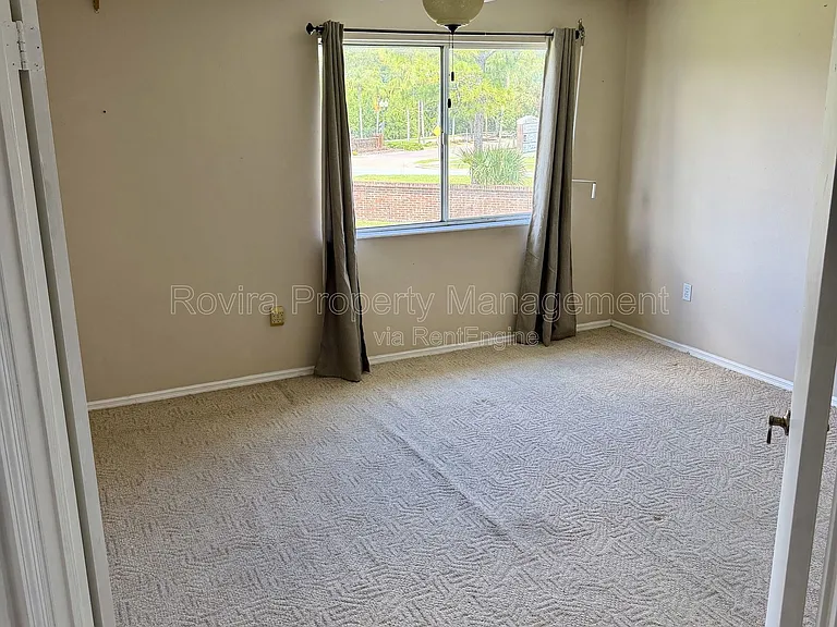 1501 Chevington Ct — Photo 8