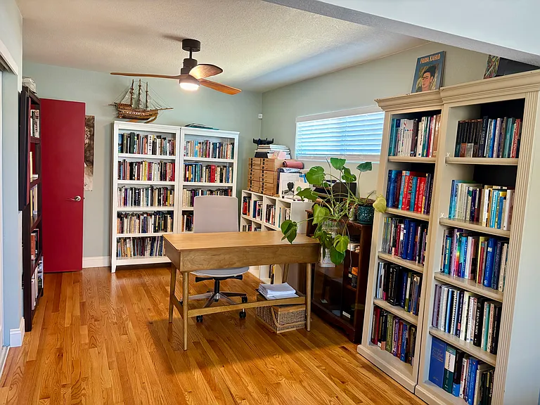 1213 Douglas Dr — Photo 9