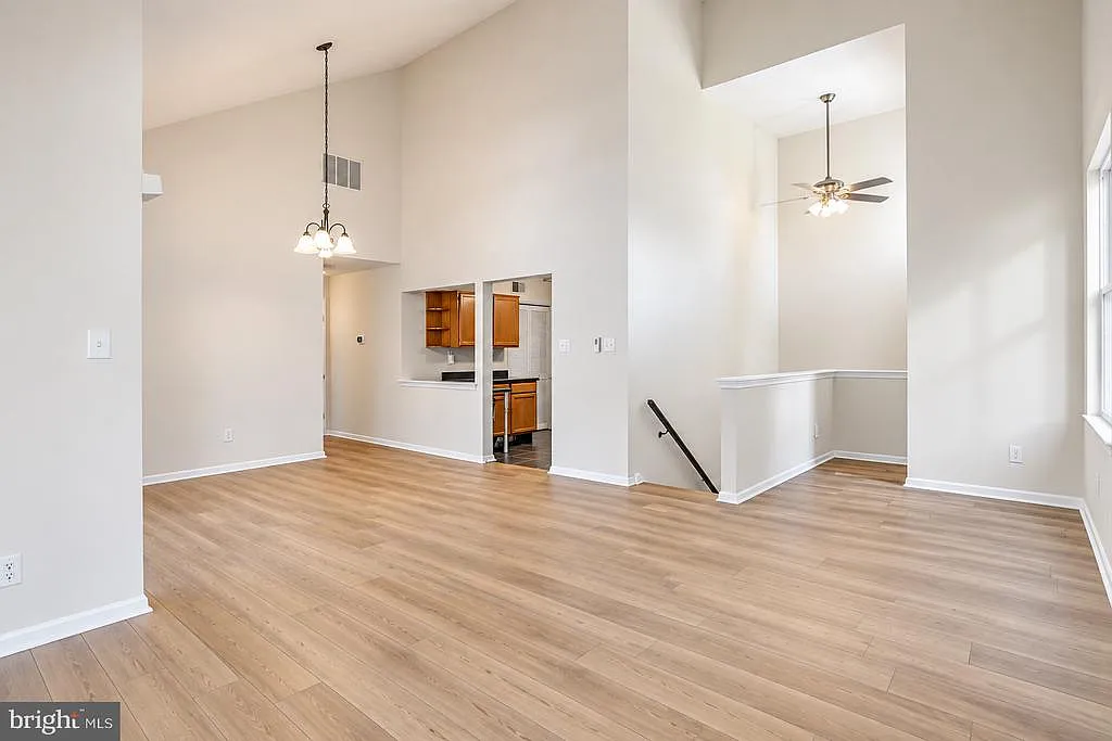 2 bed, 2.0 bath, 1080 sqft, $2,500 — Photo 2