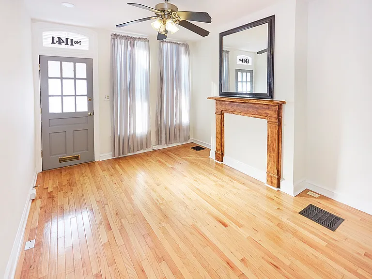 1141 W Hamburg St — Photo 17