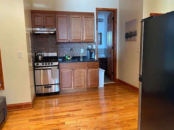 3rd image of 399 Smith St #2H