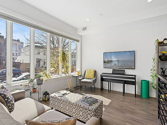 5th image of 205 12th St #1A