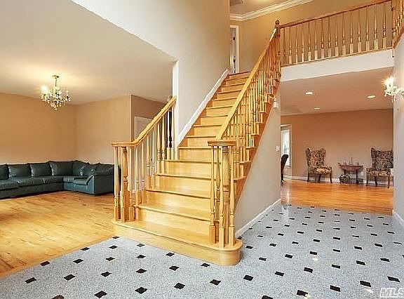 2nd image of 15 Beatrice Ct