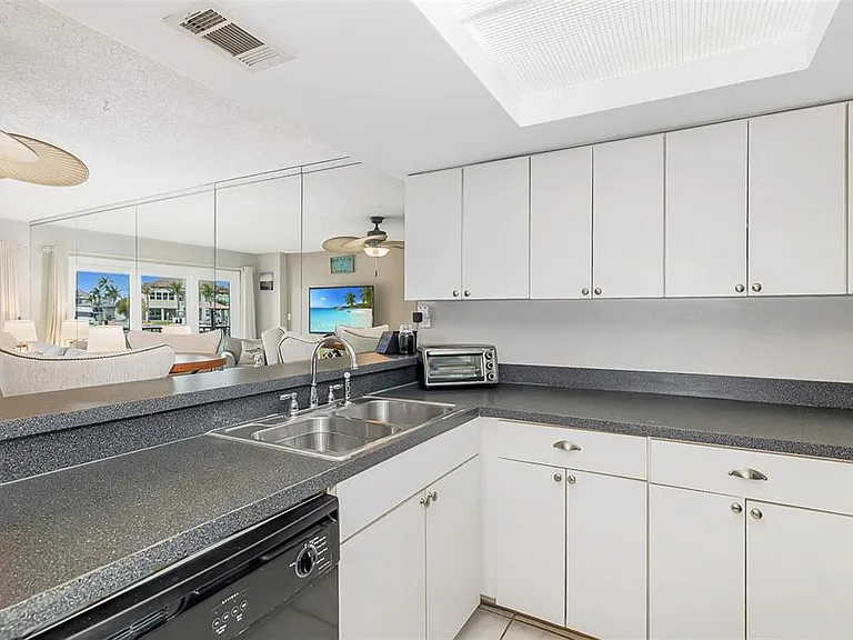 51 Island Way #108 — Photo 22