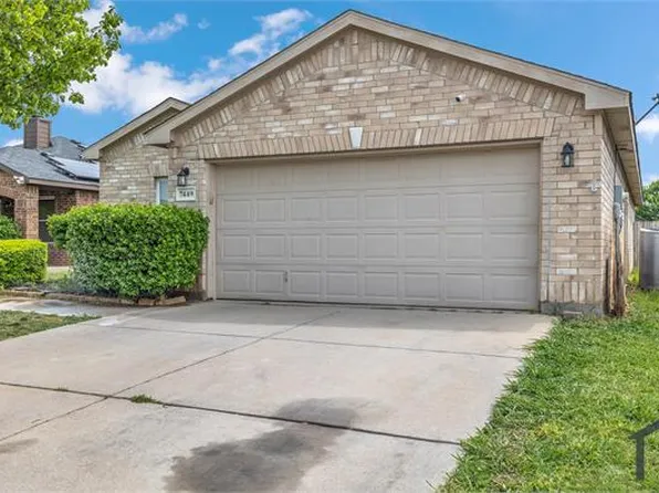 7449 Grass Valley Trl, Fort Worth, TX 76123