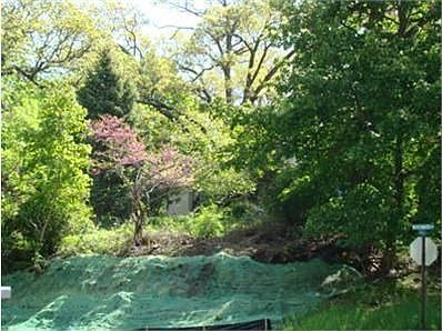 5th image of 417 Bluff Ct