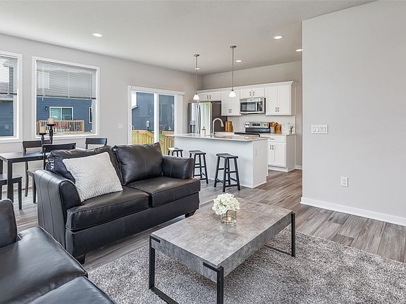 4th image of 16604 Oakwood Dr