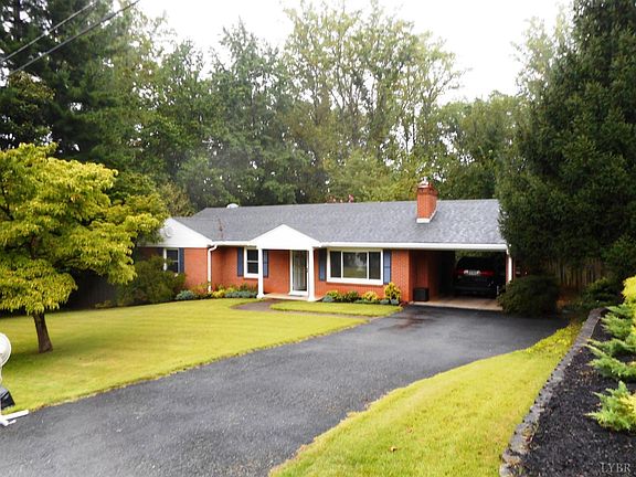 5th image of 129 Yorkshire Cir