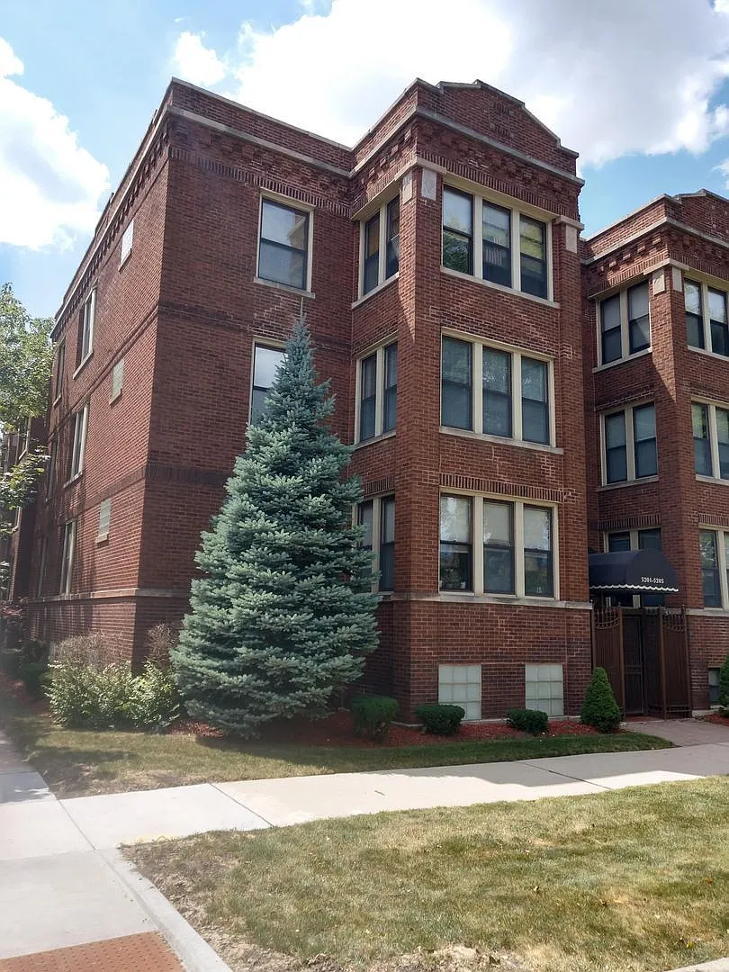 2 bed, 1.0 bath, 950 sqft, $1,600 — Photo 1