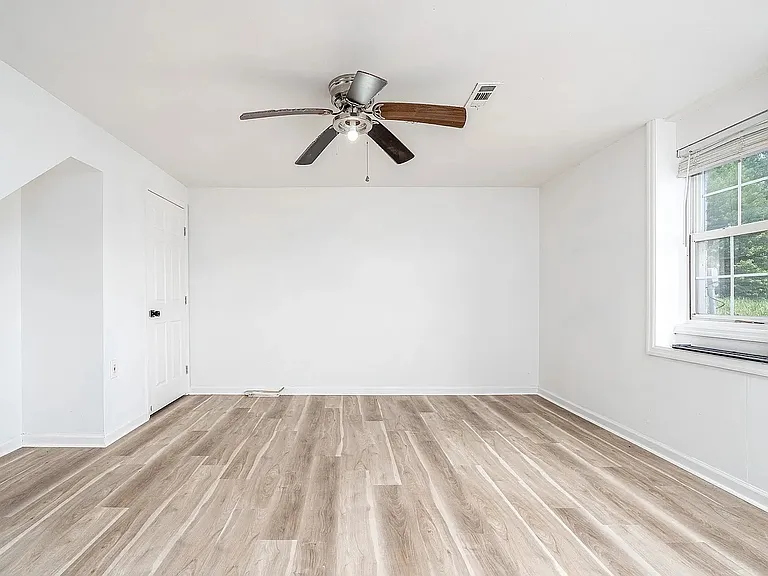 2718 Buckner Ln — Photo 16